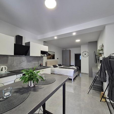 Cave With Free Parking Apartment Пула Екстериор снимка