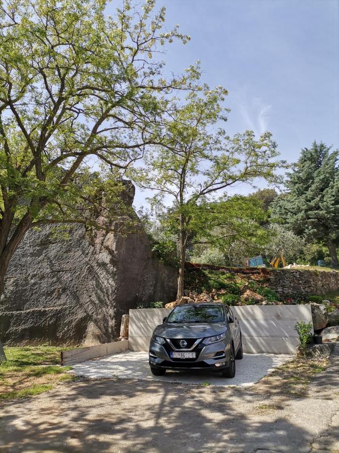 Cave With Free Parking Apartment Пула Екстериор снимка
